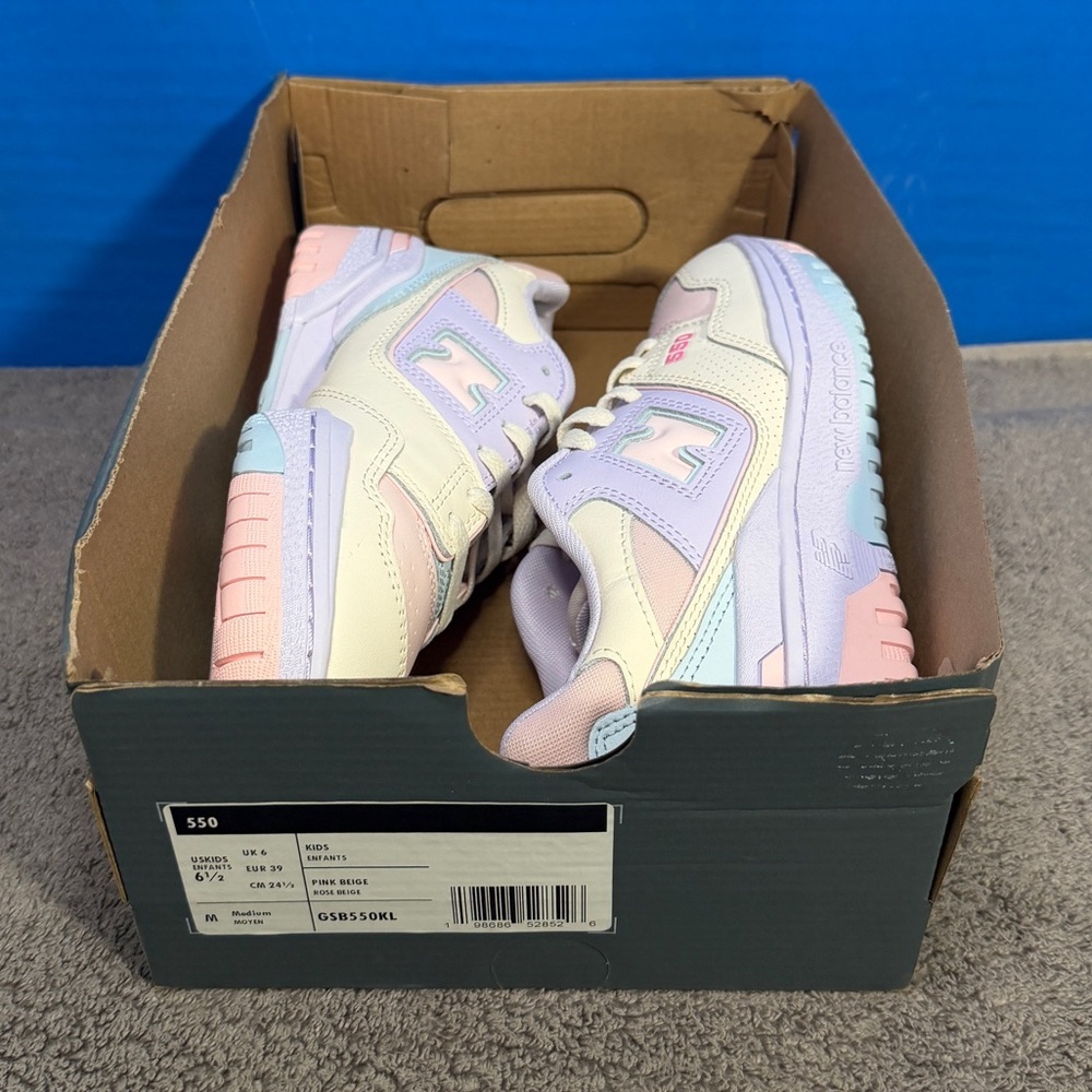 New balance 550 🔥
Brand new - Picture 8 of 10